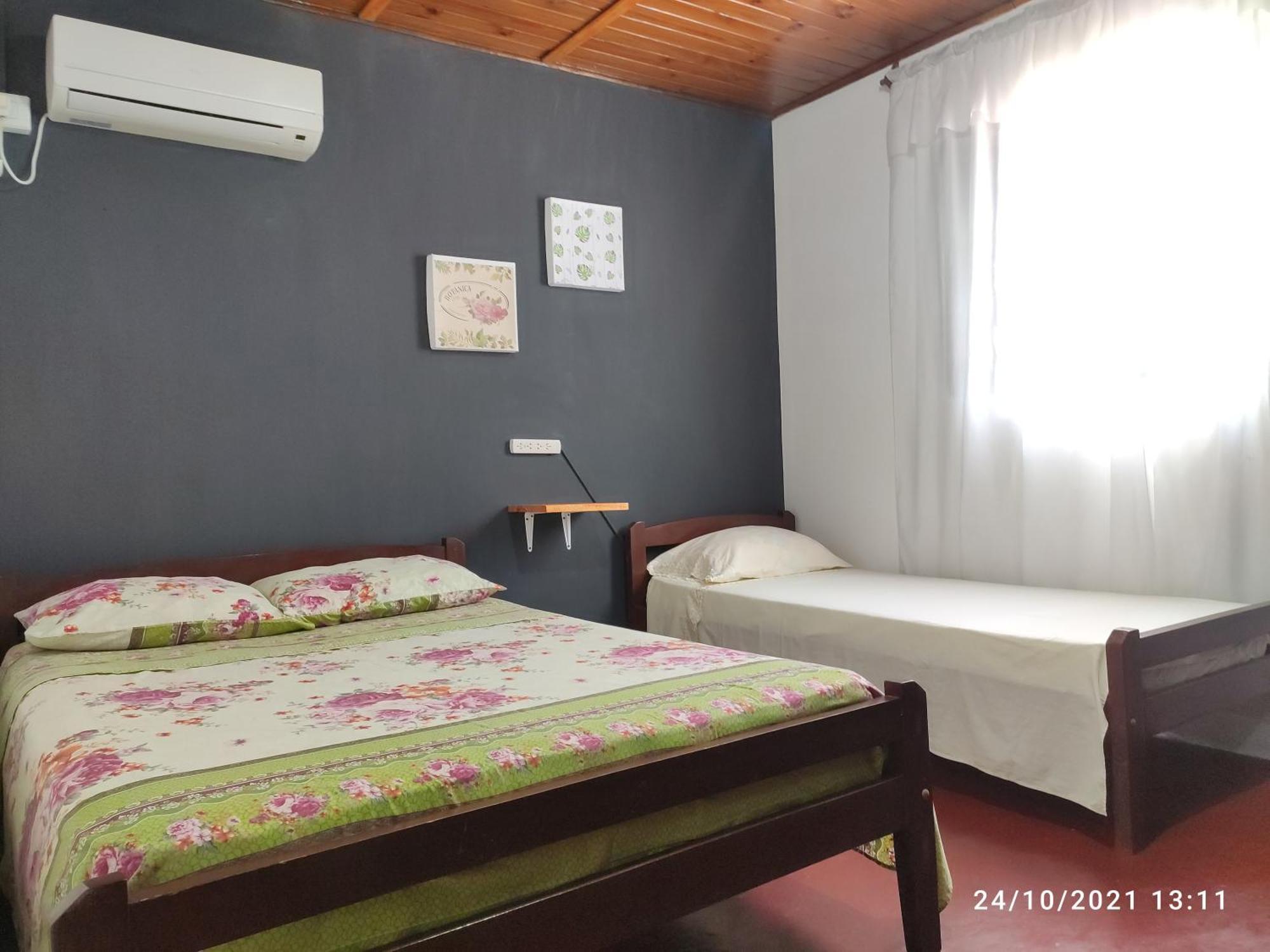 Iguazu Alojamiento "La Casa" Puerto Iguazú Cameră foto
